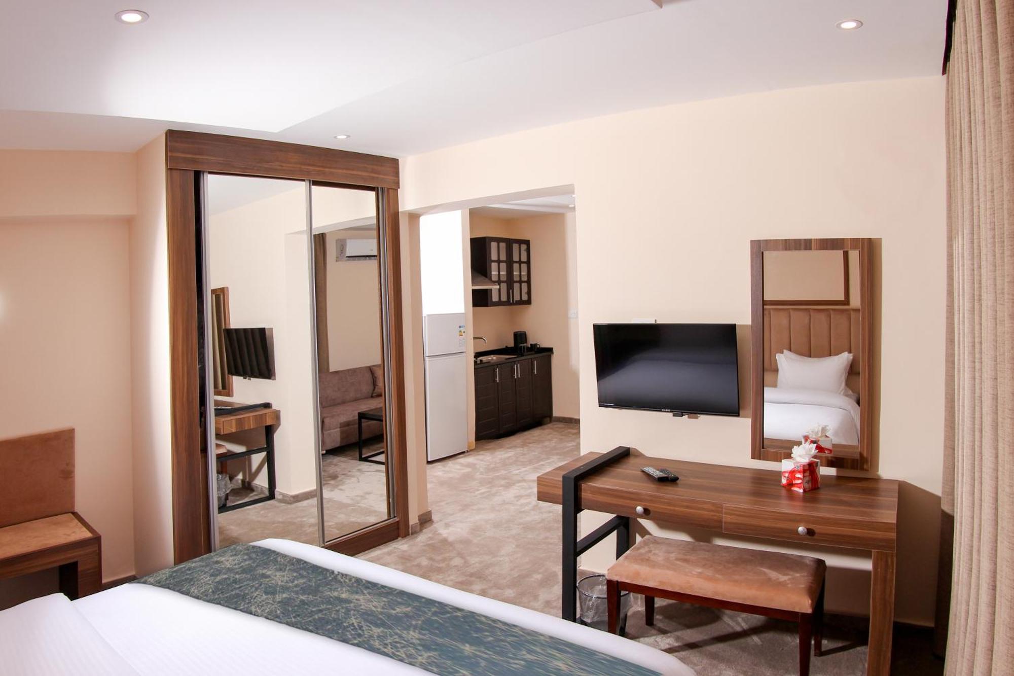 Post Hotel Amman Exterior photo